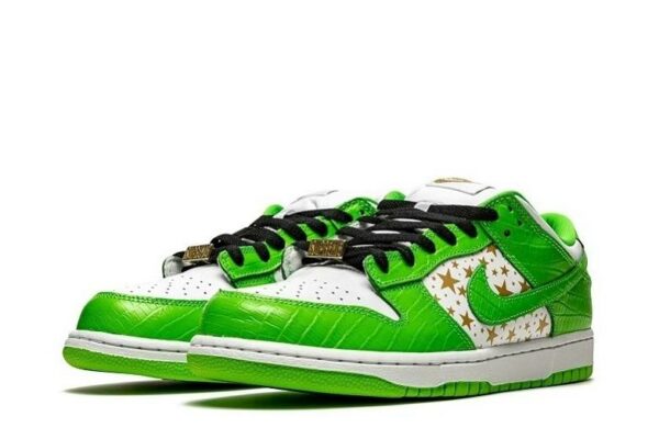 SB Dunk Low Stars “Mean Green” DH3228-101