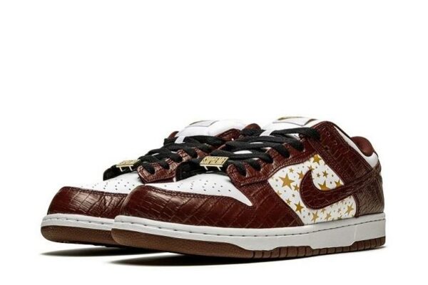 SB Dunk Low Stars “Barkroot Brown” DH3228-103