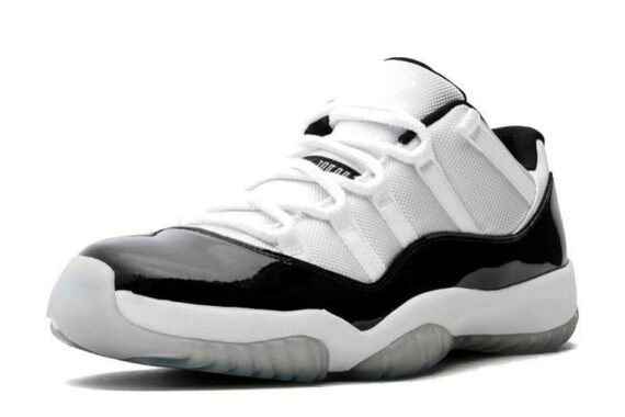 Jordan 11 Retro Low "Concord"