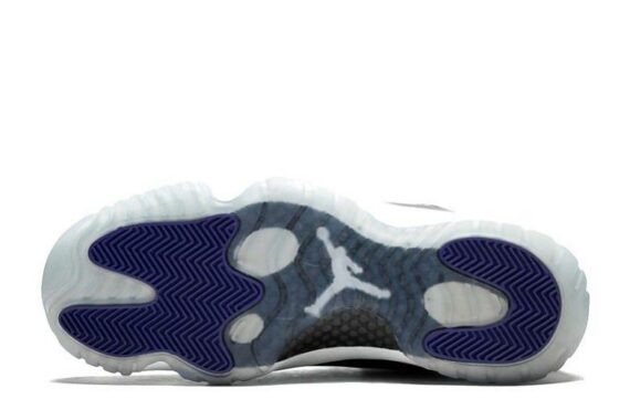 Jordan 11 Retro Low "Concord"