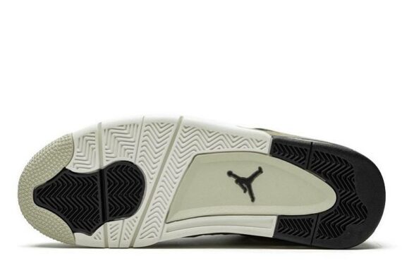 Air Jordan 4 Retro "Mushroom"