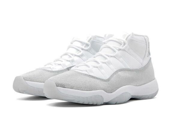 Jordan 11 WMNS “Metallic Silver”