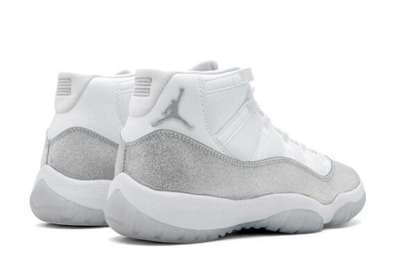 Jordan 11 WMNS “Metallic Silver”