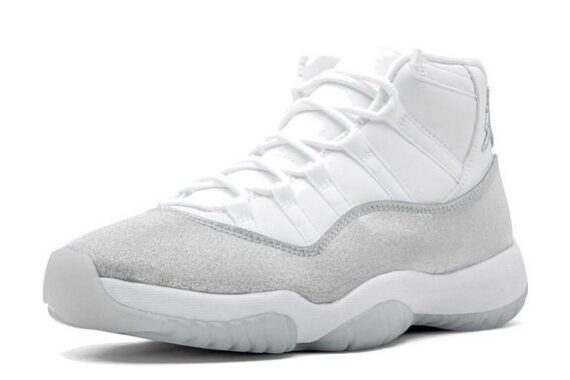 Jordan 11 WMNS “Metallic Silver”