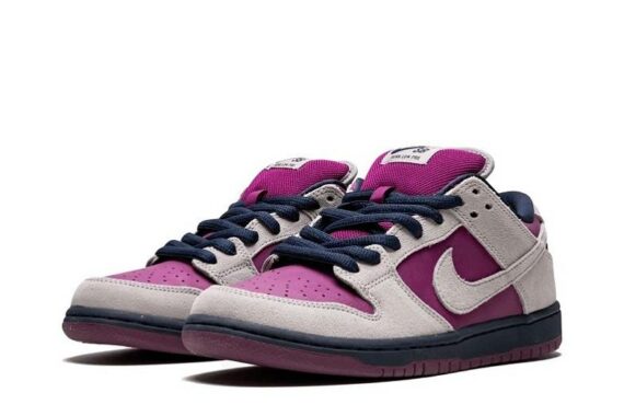 SB Dunk Low “True Berry”