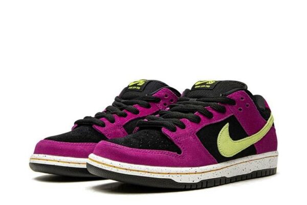 SB Dunk Low Red Plum BQ6817-501