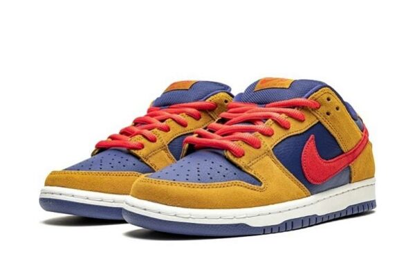 SB Dunk Low Pelle Hat BQ6817-700