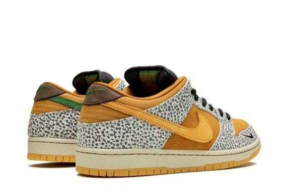 SB Dunk Low “Safari”