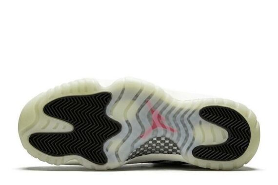 Air Jordan 11 Retro Low "Light Bone Snakeskin"