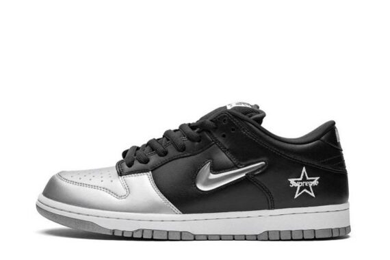 SB Dunk Low "Metallic Silver"