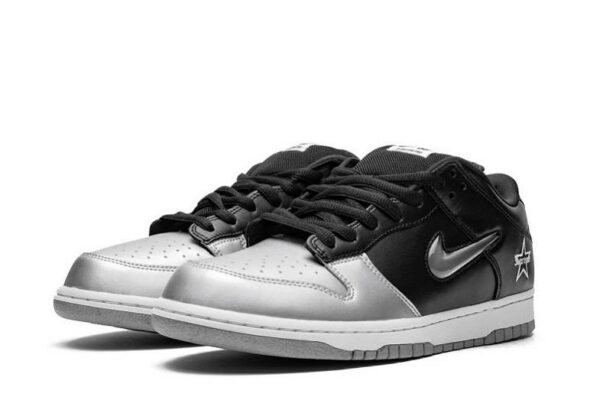 SB Dunk Low Metallic Silver CK3480-001