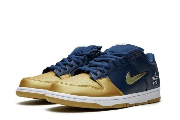 SB Dunk Low Metallic Gold CK3480-700