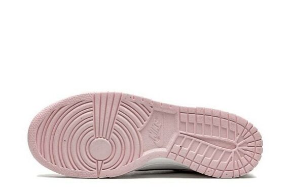 Nike Dunk Low “Valentine's Day”