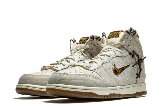 Nike Dunk High "Bodega - Friends & Family"