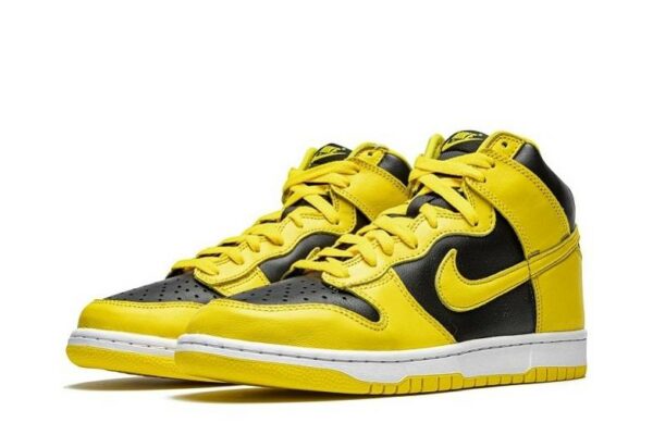 Dunks High SP Varsity Maize CZ8149-002