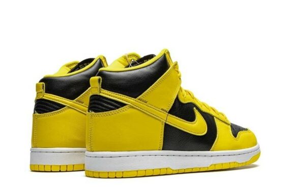 Dunks High SP “Varsity Maize”