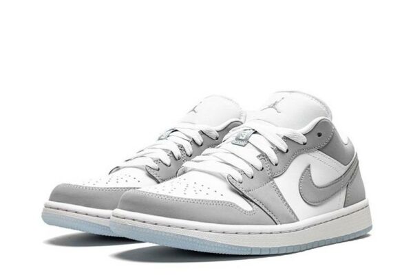 Air Jordan 1 Low Wolf Grey DC0774-105