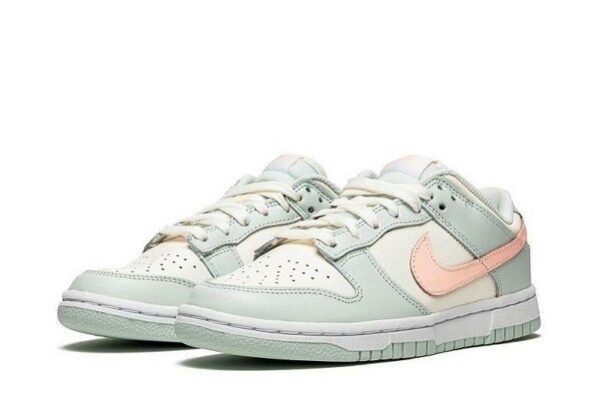 Dunk Low Barely Green DD1503-104