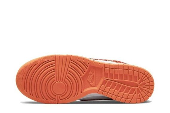 Dunk Low “Orange Paisley”
