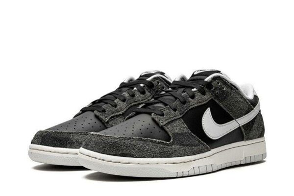 SB Dunk Low Zebra DH7913-001