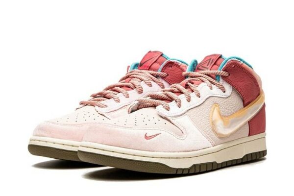 Social Status x Dunk Mid Strawberry Milk DJ1173-600