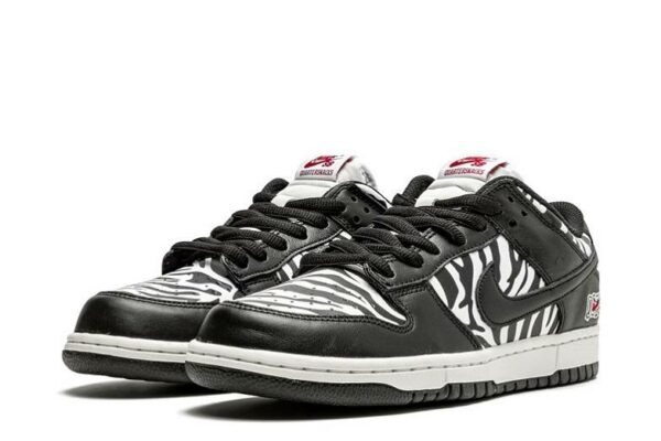 Quartersnacks x Nike SB Dunk Low Zebra DM3510-001