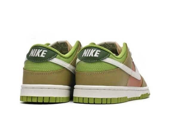 SB Dunk Low “Vivid Green”