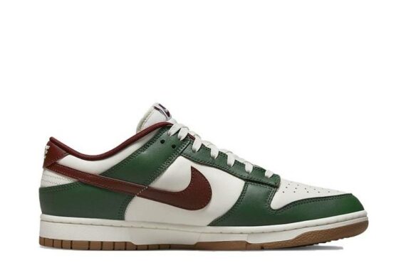 Nike Dunk Low “Gorge Green”