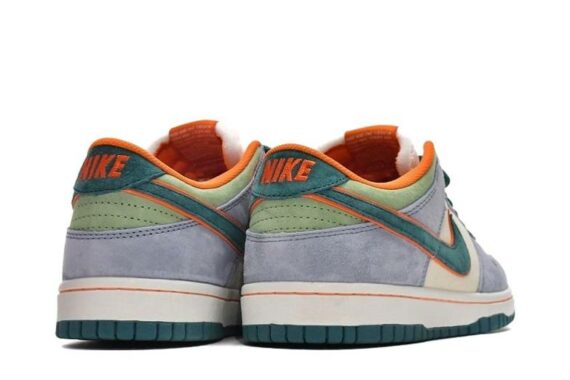 Dunk Low “Green Blue Red”