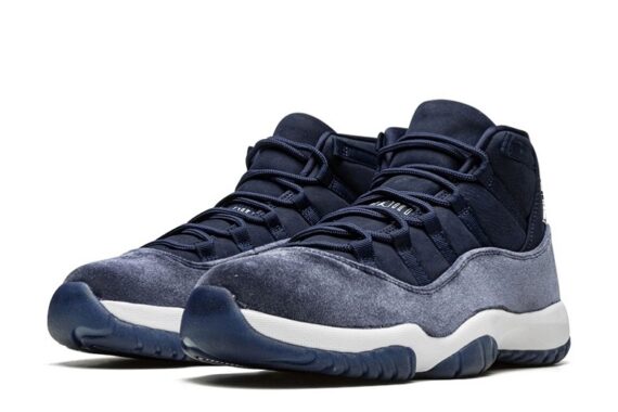 Wmns Air Jordan 11 Retro "Midnight Navy Velvet"