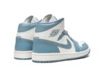 Wmns Air Jordan 1 Mid "University Blue"