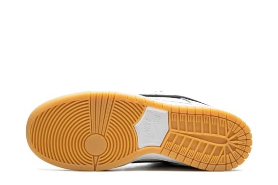 Dunk Low SB "White Gum"