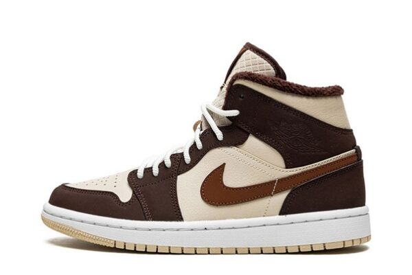 Wmns Air Jordan 1 Mid SE "Cream Dark Chocolate"