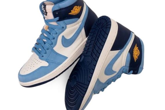 Wmns Air Jordan 1 Retro High OG "First in Flight"