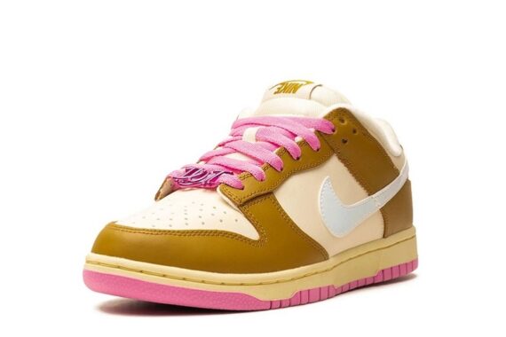 Wmns Dunk Low SE "Dance - Bronzine Pink"