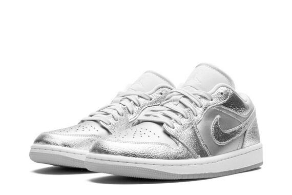 Wmns Air Jordan 1 Low SE "Metallic Silver"