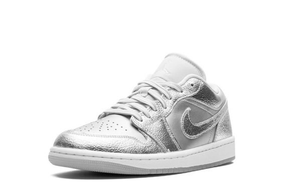 Wmns Air Jordan 1 Low SE "Metallic Silver"