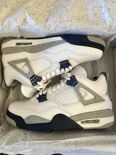 Air Jordan 4 Retro LS “Legend Blue” photo review