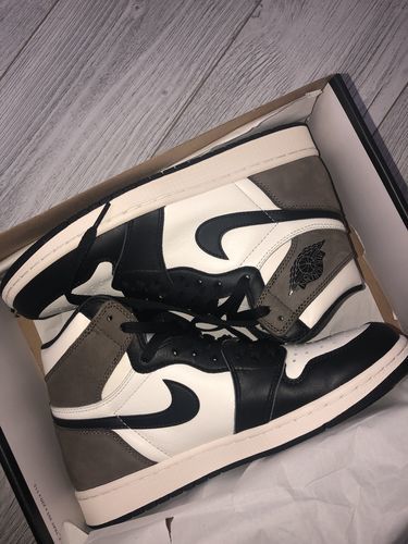 Jordan 1 High OG “Dark Mocha” photo review