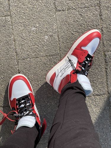 Off-White x Air Jordan 1 Retro High OG 'Chicago' photo review