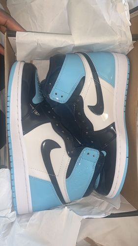 Jordan 1 Retro High OG “UNC Patent” photo review