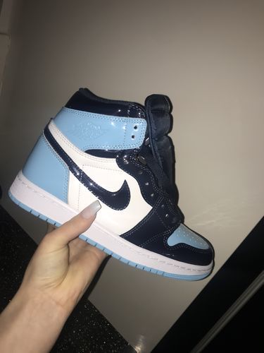 Jordan 1 Retro High OG “UNC Patent” photo review