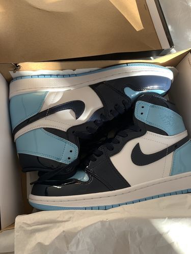 Jordan 1 Retro High OG “UNC Patent” photo review