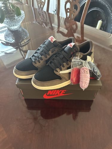 Travis Scott Jordan 1 Retro Low OG SP “Dark Mocha” photo review