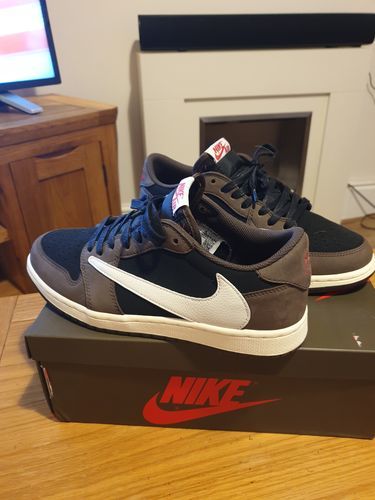 Travis Scott Jordan 1 Retro Low OG SP “Dark Mocha” photo review