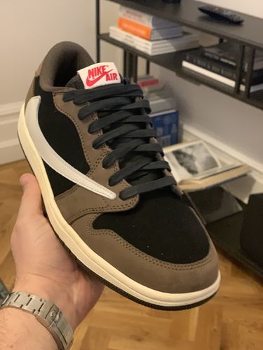 Travis Scott Jordan 1 Retro Low OG SP “Dark Mocha” photo review