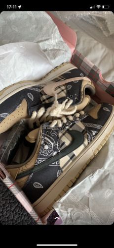 Travis Scott SB Dunk Low "Cactus Jack" photo review