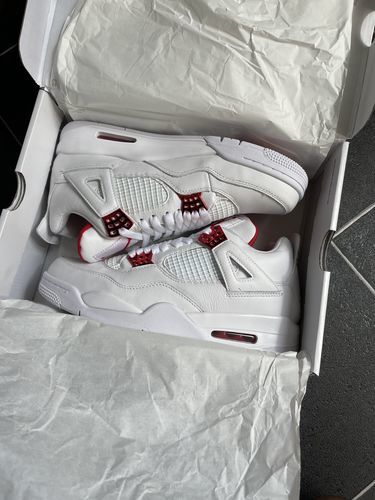 Air Jordan 4 Retro “Red Metallic” photo review