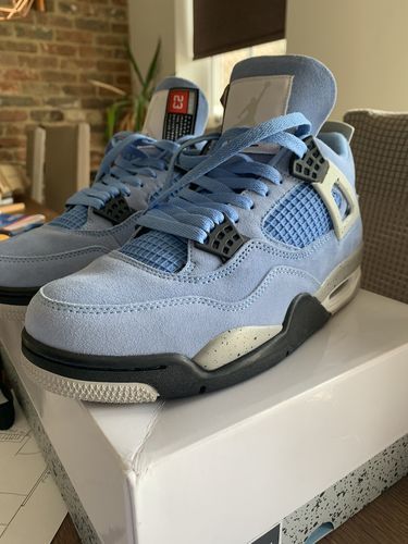 Air Jordan 4 SE “University Blue” photo review