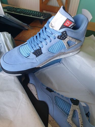 Air Jordan 4 SE “University Blue” photo review